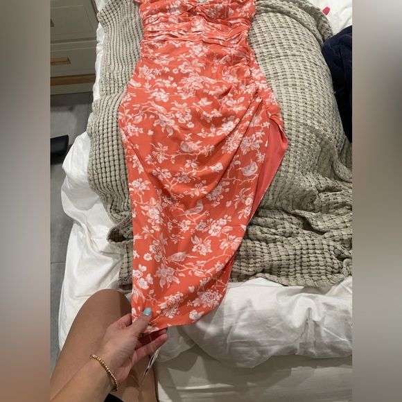 abercrombie fitch red white midi floral dress open leg off shoulder small fitted - Picture 3 of 4